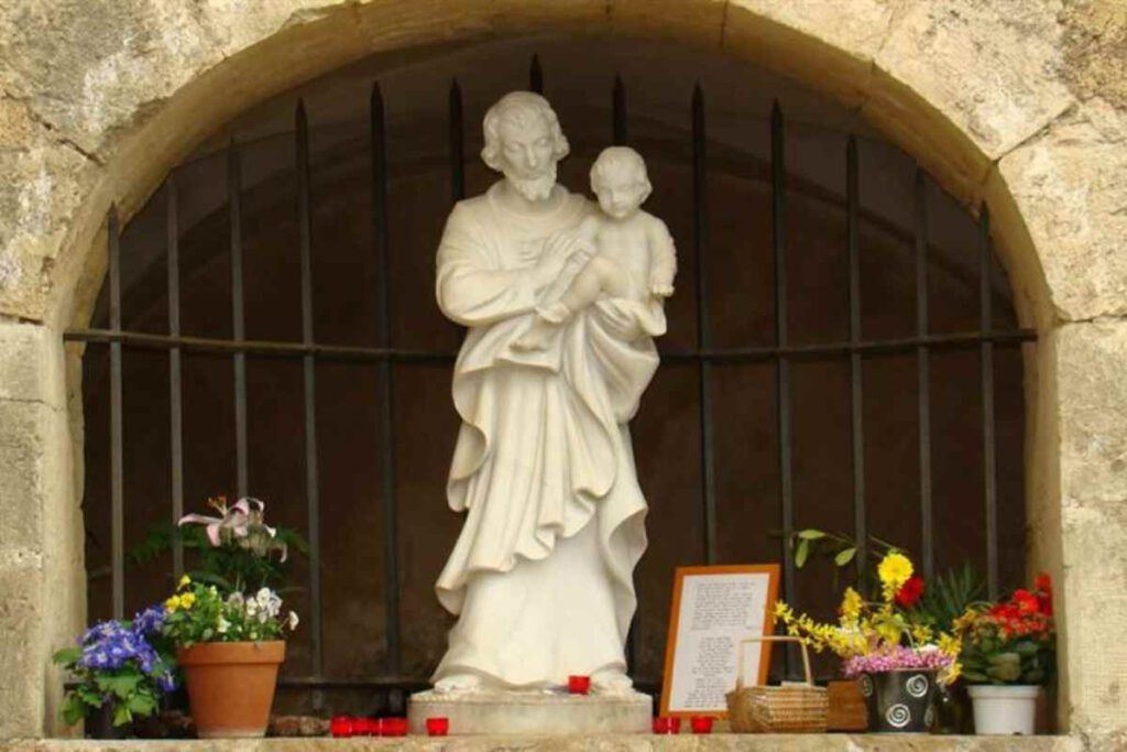 Francia, Cotignac: il 7 giugno è apparso San Giuseppe. Perché questo evento è unico nella storia? Francia, Cotignac: il 7 giugno è apparso San Giuseppe. Perché questo evento è unico nella storia?