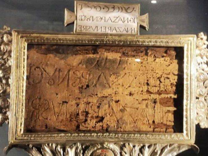 Dove si trovano i frammenti della Croce su cui è stato inchiodato Gesù?