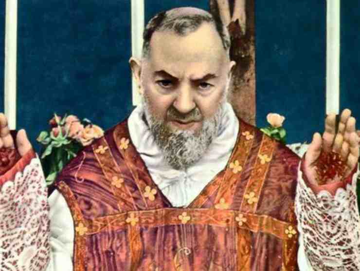 Oggi 23 settembre: Padre Pio | Unico sacerdote con le stimmate che indicano tre miracoli