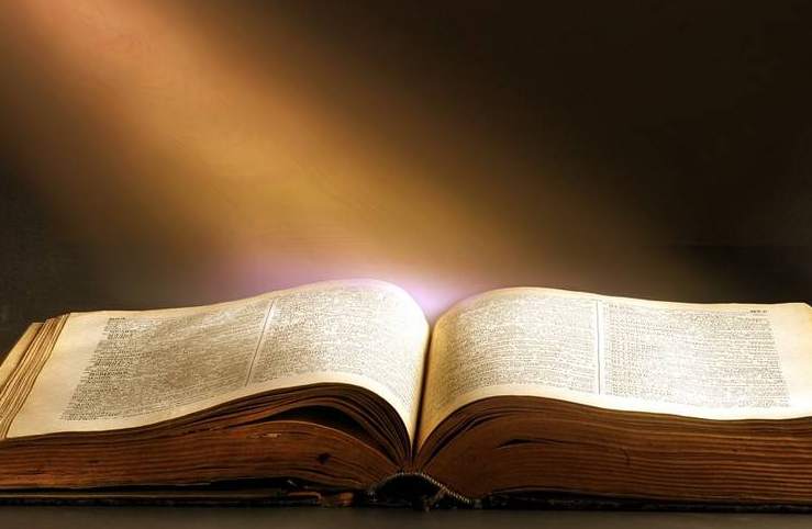 Come lasciarci leggere dentro dalla Bibbia? Ecco le istruzioni di Costanza Miriano
