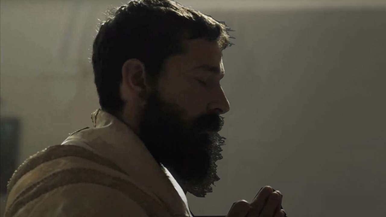 Famoso attore interpreta Padre Pio nel nuovo film al cinema e si converte