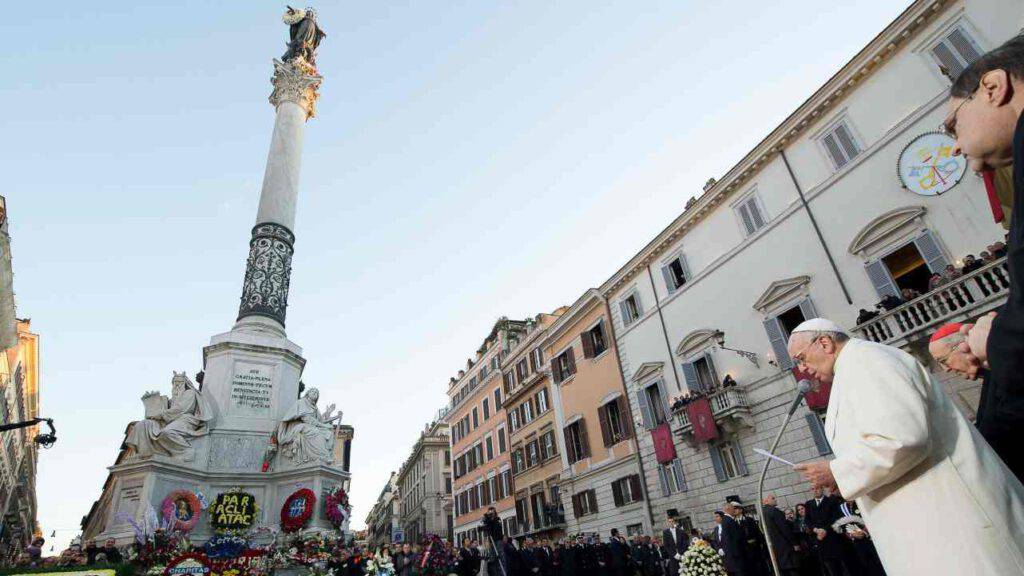 Solennità dell’Immacolata | Papa Francesco lo rifà ma questa volta non da solo Solennità dell’Immacolata | Papa Francesco lo rifà ma questa volta non da solo