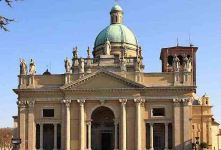 Colpita più volte al volto, ecco cosa accade
