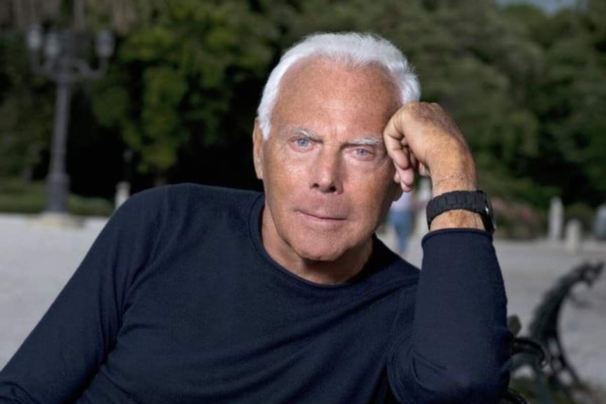 Giorgio Armani ritorno a uomo e donna in passerella