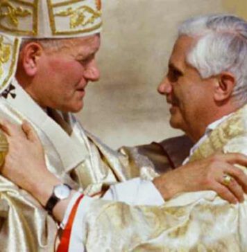 Benedetto XVI e Giovanni Paolo II: cosa univa questi due giganti apparentemente così diversi
