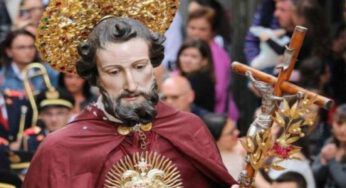 Una forza misteriosa spinge la giovane donna malata: San Ciro fa il miracolo