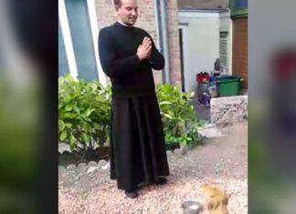 Il cane che aspetta la preghiera prima dei pasti: due video incredibili ne sono la prova