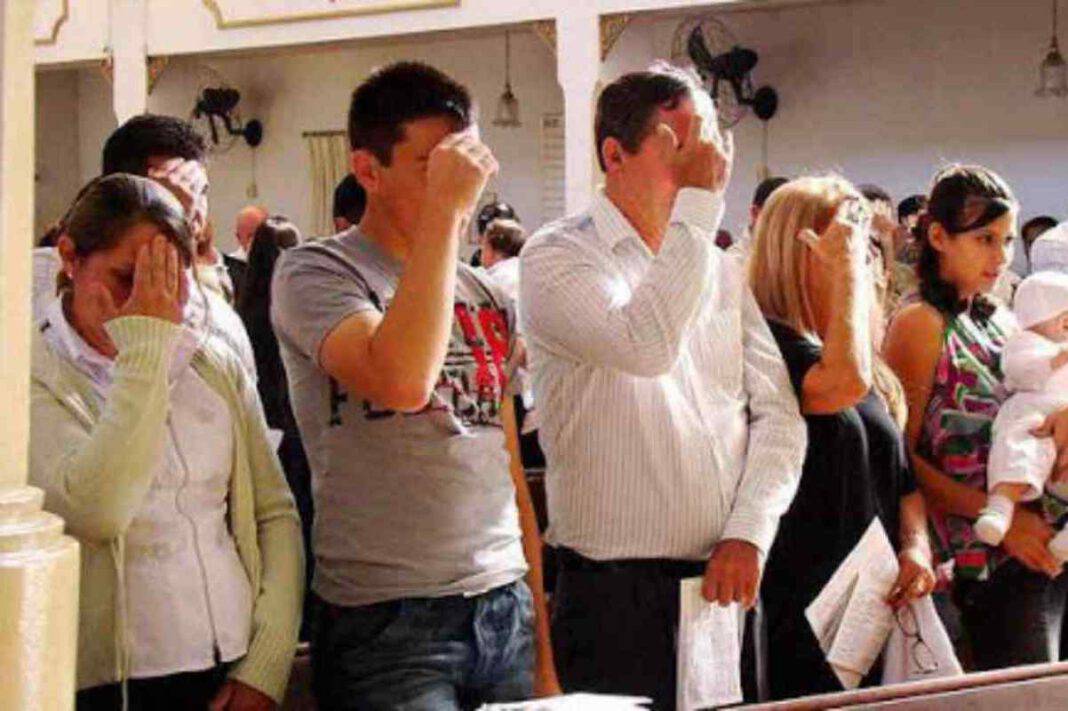 Con Che Mano Si Fa Il Segno Della Croce I 5 momenti in cui è consigliato fare il segno della Croce