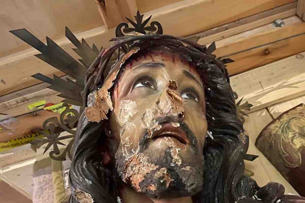 Gerusalemme: atto vandalico contro una statua del Cristo sofferente