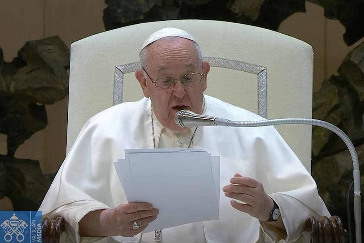 Ultima ora, papa Francesco: qual è la via per sconfiggere l'odio e la violenza?
