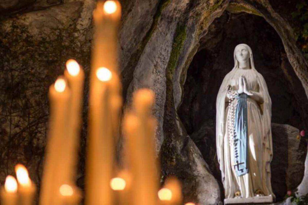 Novena a Nostra Signora di Lourdes per chiedere una grazia – terzo giorno Novena a Nostra Signora di Lourdes per chiedere una grazia – terzo giorno