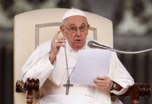 Udienza generale, il Papa: “Tutti siamo cristiani al servizio degli altri”
