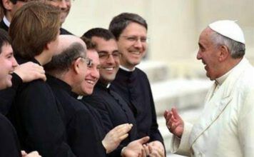 Papa e sacerdoti