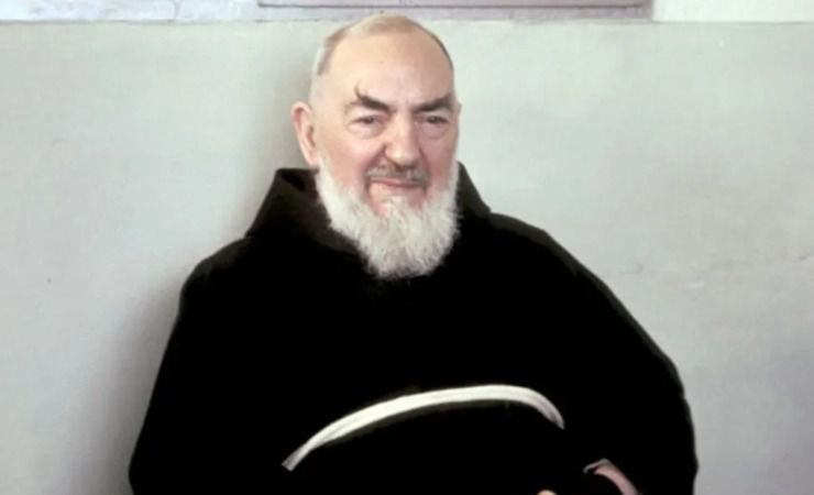 Chattare con Padre Pio? La proposta ambigua e pericolosa