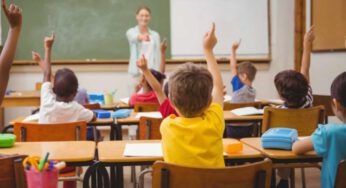 Maestra sospesa per 20 giorni. La sua colpa: aver fatto recitare l’Ave Maria in classe