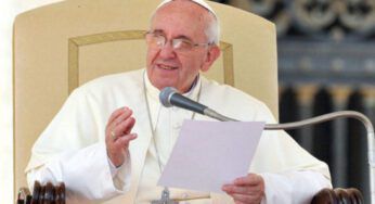 Udienza generale, papa Francesco: quale messaggio Gesù ci rivolge dalla Croce?