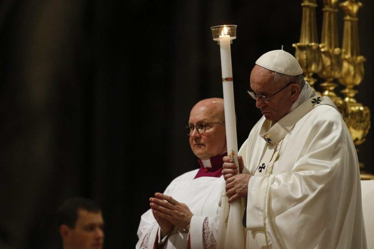 Veglia Pasquale: Papa Francesco ci invita a tornare dove tutto è iniziato