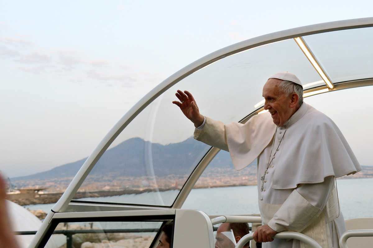Papa Francesco ribadisce il suo affetto per Napoli: “La cosa più bella che ha Napoli? I Napoletani”