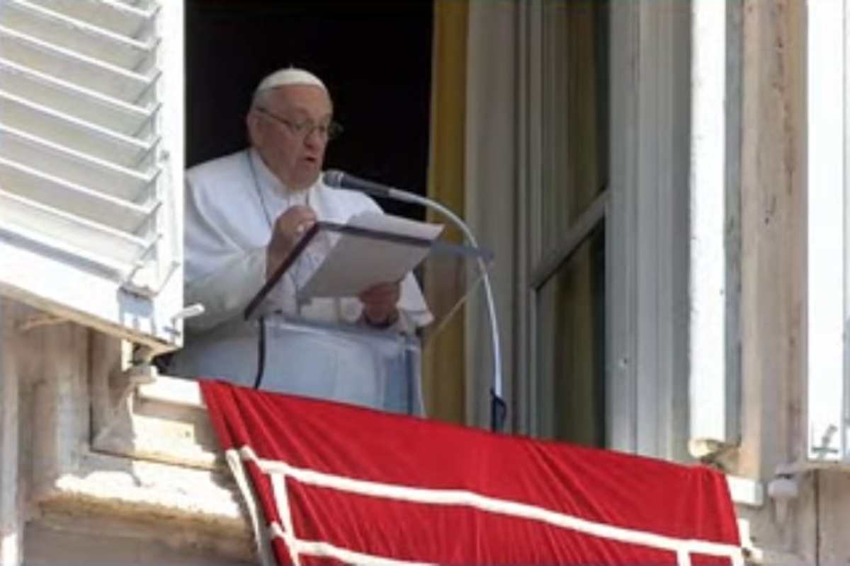 Regina Coeli. Il Papa ricorda le piccole vittime in cui si trova “Cristo Bambino”