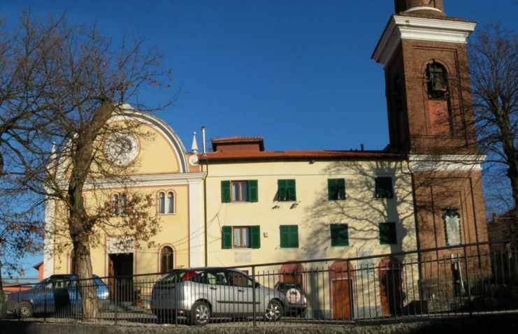 La preghiera costante di un sacerdote per difendere la città
