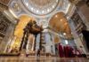 Basilica di San Pietro, un uomo profana l’altare in un modo “particolare”