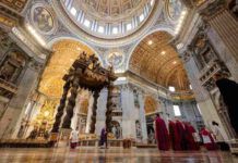 Basilica di San Pietro, un uomo profana l’altare in un modo “particolare”