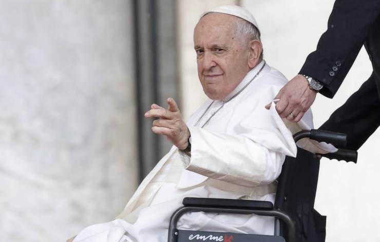 Nuovo ricovero per il Papa