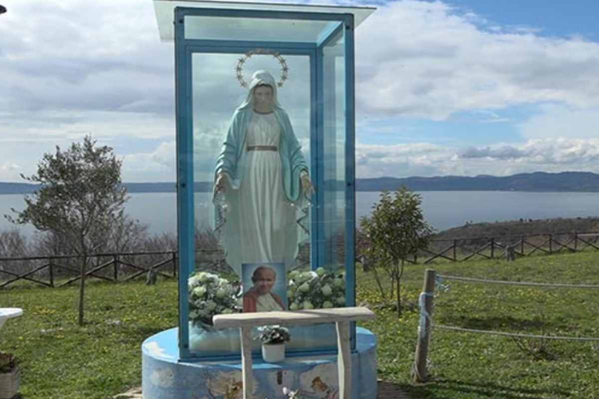 Tar Lazio teca statua Madonna Trevignano