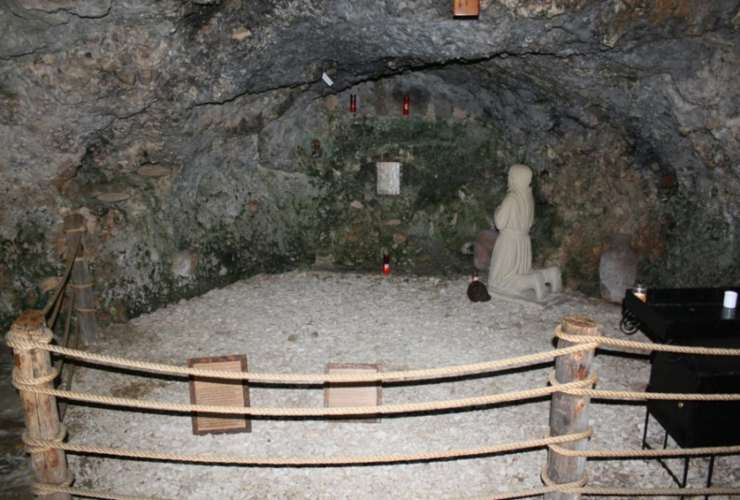 Grotta di San Charbel 