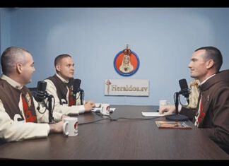 Incredibile reazione di tre religiosi nel momento in cui si scatena il terremoto - Video
