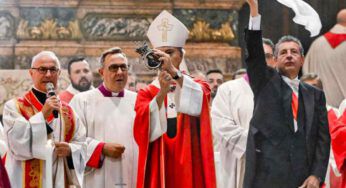 Napoli prega il suo San Gennaro e avviene l’atteso miracolo