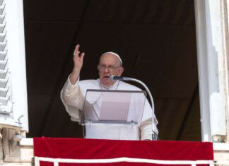 Papa Francesco: uomo e mondo sono di Dio