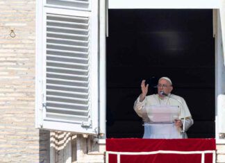Papa Francesco esorta a deporre le armi tra Israele e Palestina