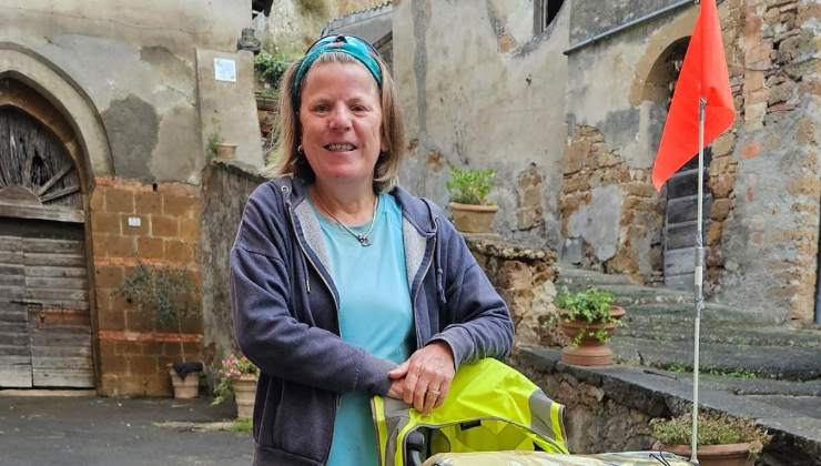 Geraldine McFaul, da Glasgow a Roma a piedi per aiutare chi ha bisogno