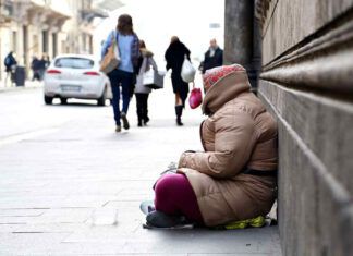 Richiesta inaspettata da donna senza fissa dimora
