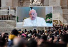 Papa Francesco Angelu