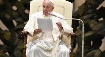 Udienza: Papa Francesco affronta un vizio dilagante, capace di togliere il sonno