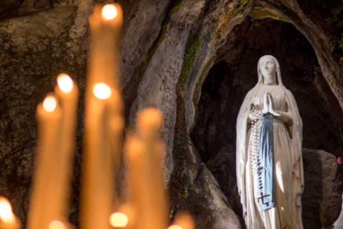 Novena a Nostra Signora di Lourdes per chiedere una grazia. Preghiera
