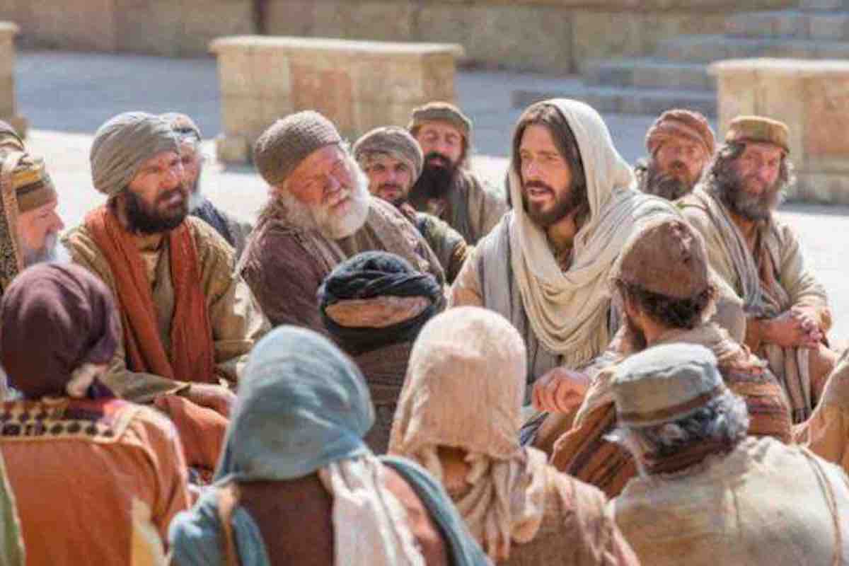 Vangelo di oggi: Gesù parla alla folla
