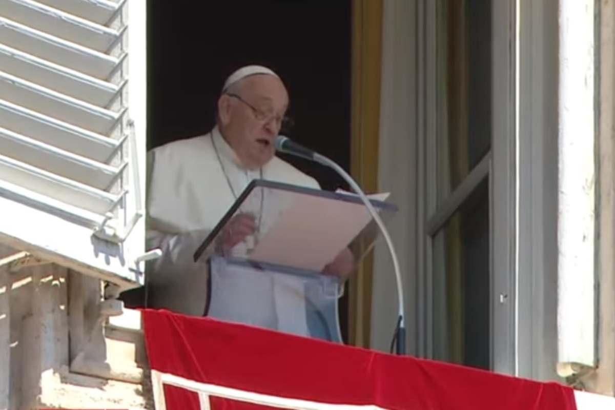 Papa Francesco (ansa foto)-lucedimaria.it