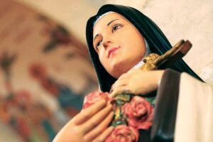 Statua di Santa Teresa di Lisieux,