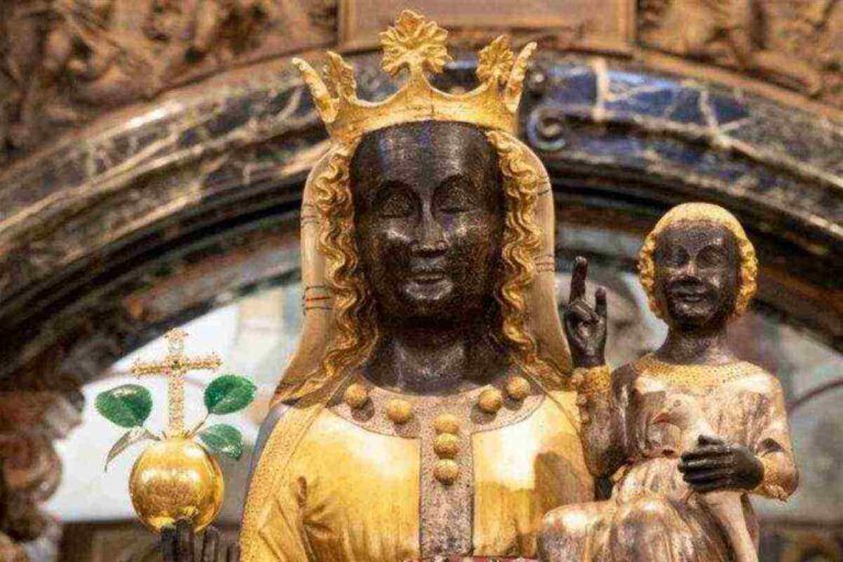 Preghiera Alla Madonna Di Oropa Preghiera a Maria, 14 agosto: Madonna di Oropa