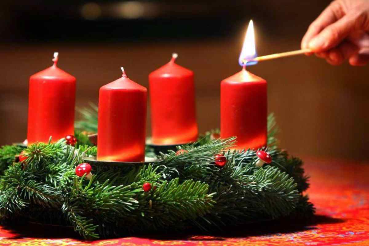 Corona di Avvento: il significato delle 4 candele e la storia dell’antico simbolo che annuncia il Natale