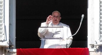 Angelus 26 dicembre, Papa Francesco: “Dio perdona sempre e perdona tutto”