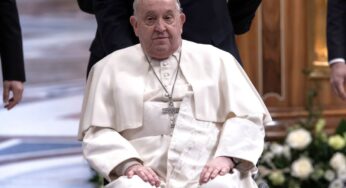 Papa Francesco sta male, ecco chi lo sostituisce