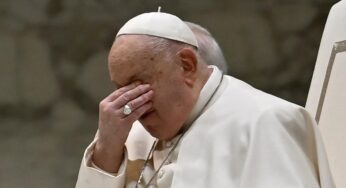 Un quadro clinico preoccupante per Papa Francesco, la situazione è delicata, preghiamo