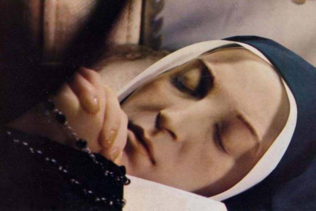 Santa Bernadette da Lalucedimaria.it Santa Bernadette il suo corpo incorrotto è un mistero per la scienza