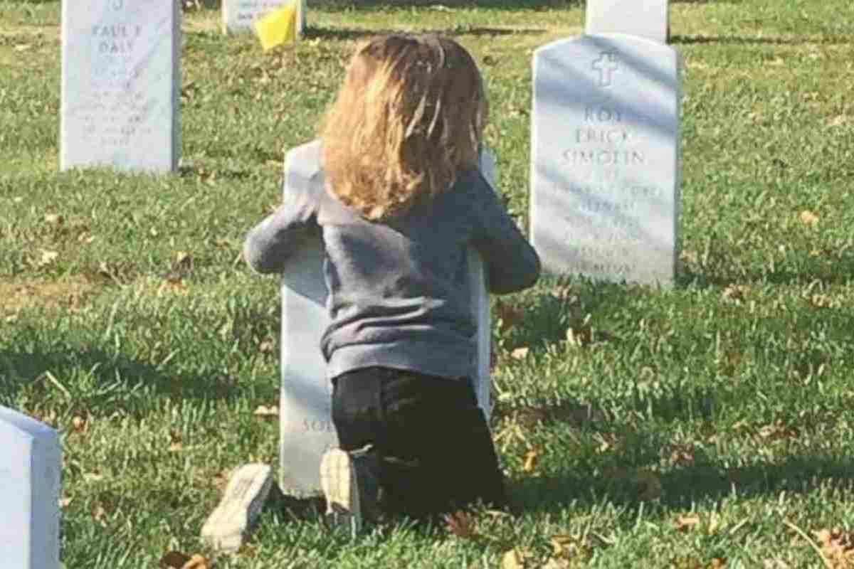 Diventa virale il gesto della bimba per la mamma morta prematuramente