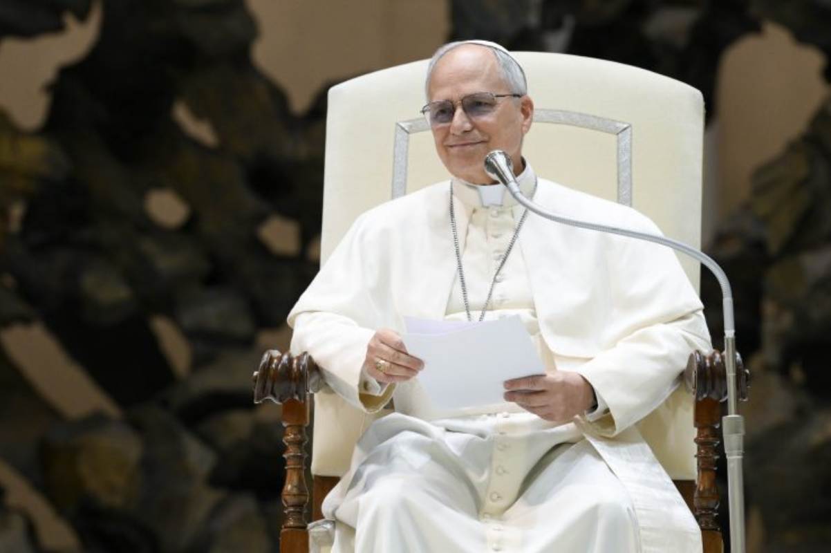 Papa Leone XIV al primo incontro con i giornalisti: disarmiamo le parole, disarmeremo la Terra Papa Leone XIV al primo incontro con i giornalisti: disarmiamo le parole, disarmeremo la Terra