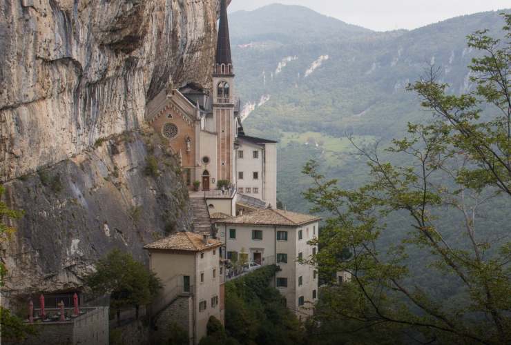 Santuario della Madonna della Corona